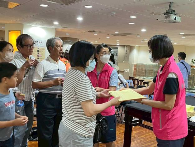 志工協助-收取得獎者號碼牌_贈送獎品-2