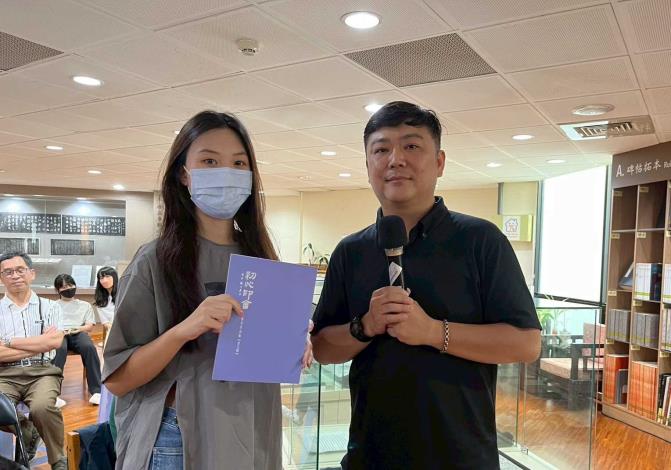 古員齊講師與民眾合影 (3)