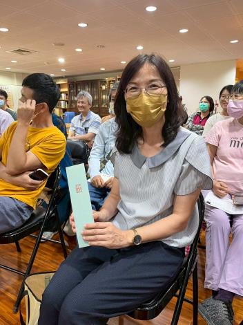 有獎徵答的幸運得主 (1)