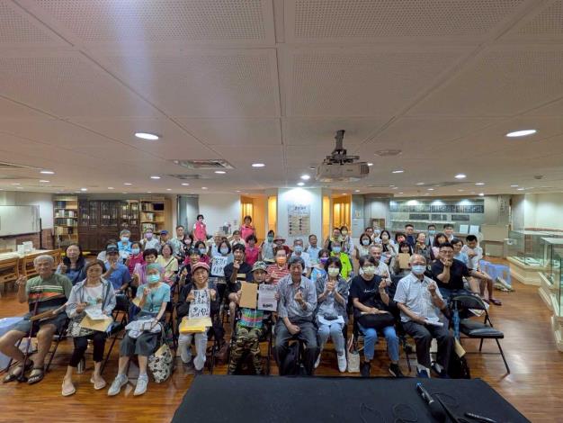 蔡明讚講師與現場民眾大合照