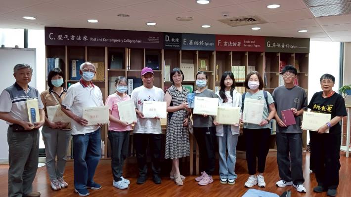 黄淑卿講師與幸運得主大合照