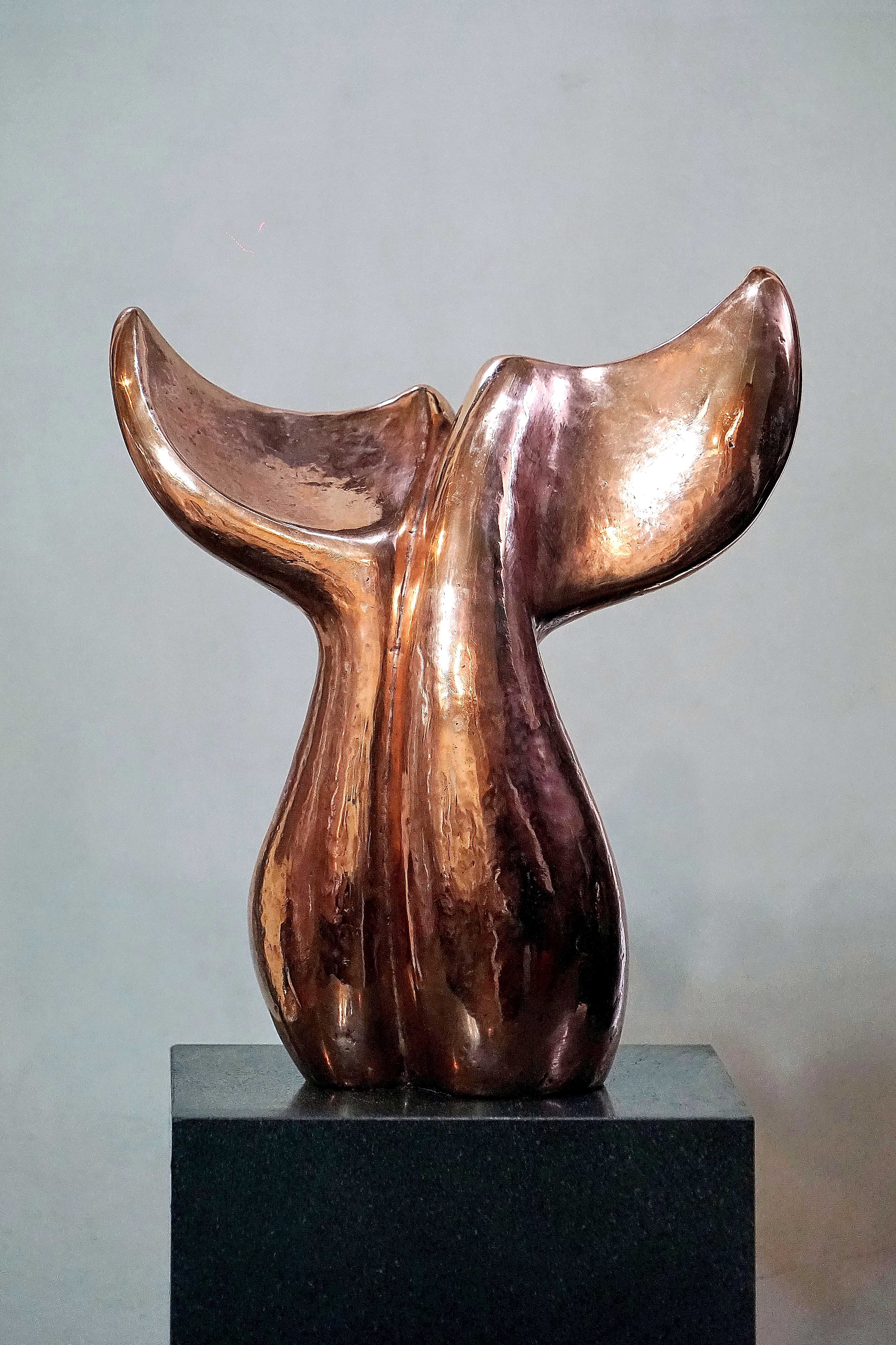 黃輝雄《鯨喜》 2018年  31×26×15公分  銅