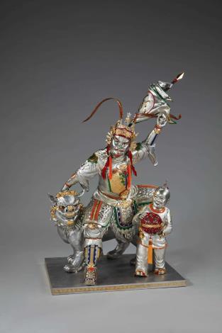 陳志昇《祈求神將》  2020年  65×48×100公分  銅、錫複合金屬_圖片替代文字