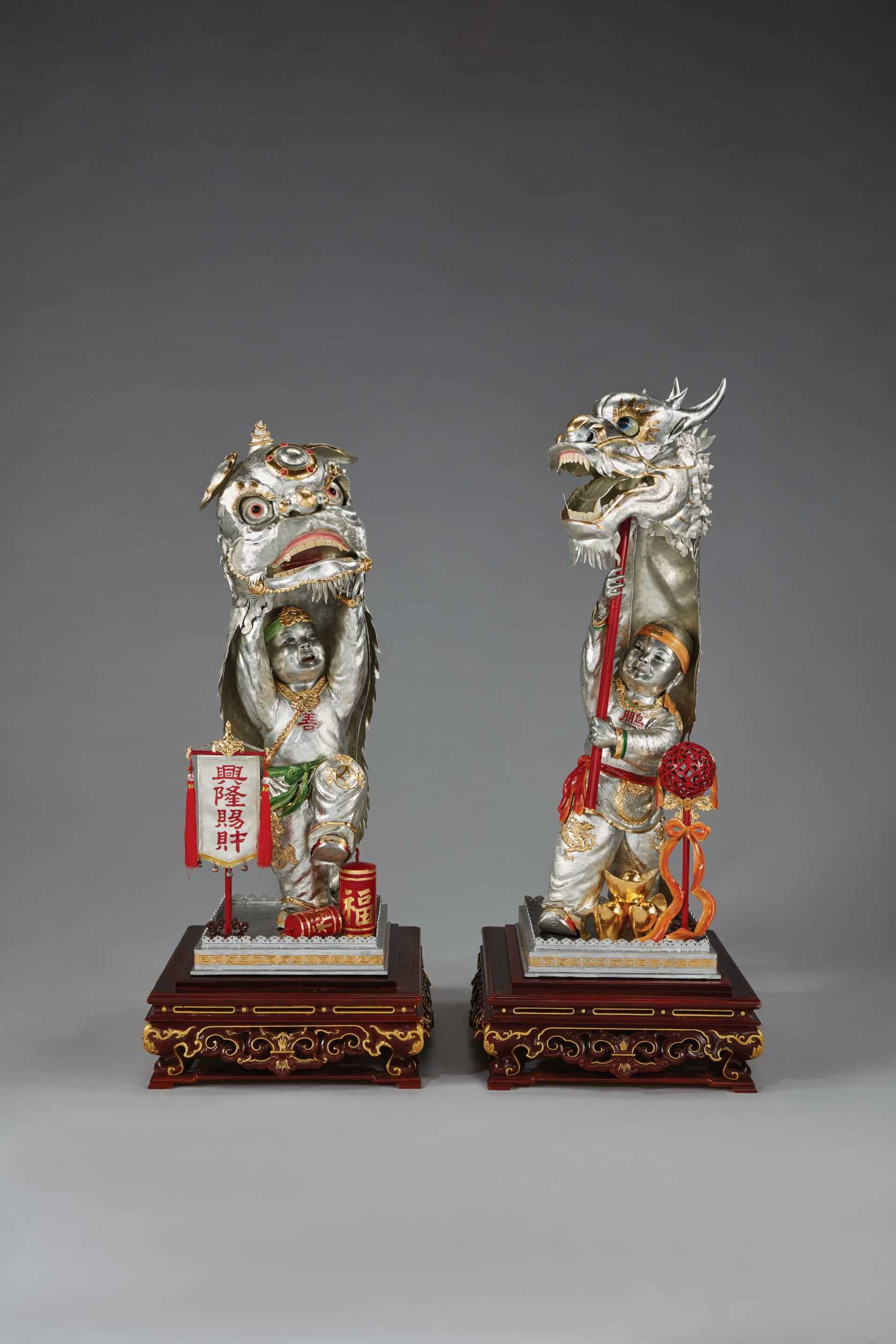 陳志昇《舞龍舞獅》 2018年 44×44×100公分 銅、錫複合金屬