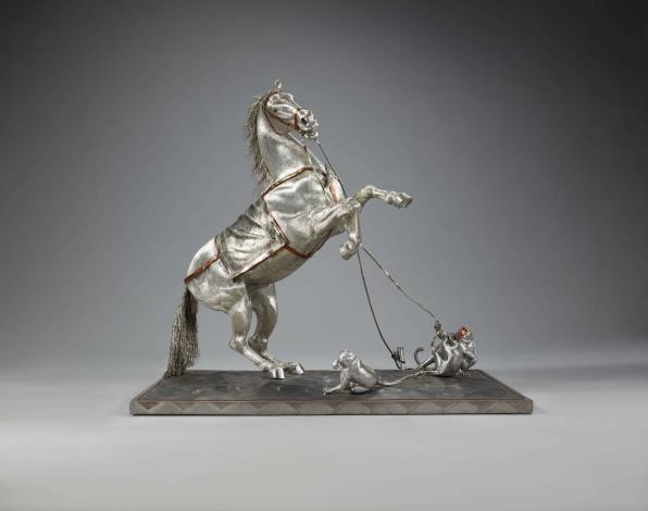 陳志昇《玩耍》  2002年  80×45×50公分  銅、錫複合金屬_圖片替代文字