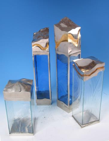 陳志揚《水光山色》 2003年 12×12×42公分  純錫、手工玻璃、鍍金、鍍銀