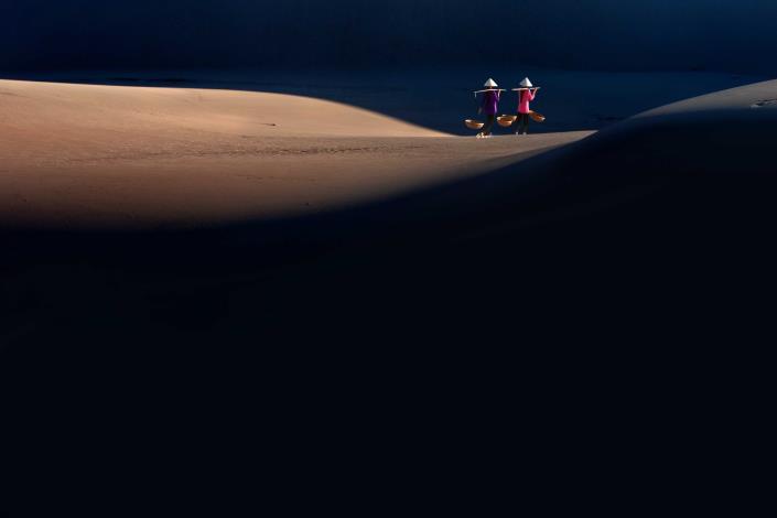 6_謝麗珠《沙漠之晨》 2015年 尺寸視輸出而定 相紙、數位輸出