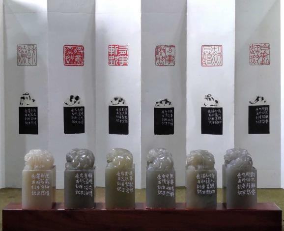 4_黃書墩《六然》 2021年 3.5x3.5x6公分 印石六方_圖片替代文字