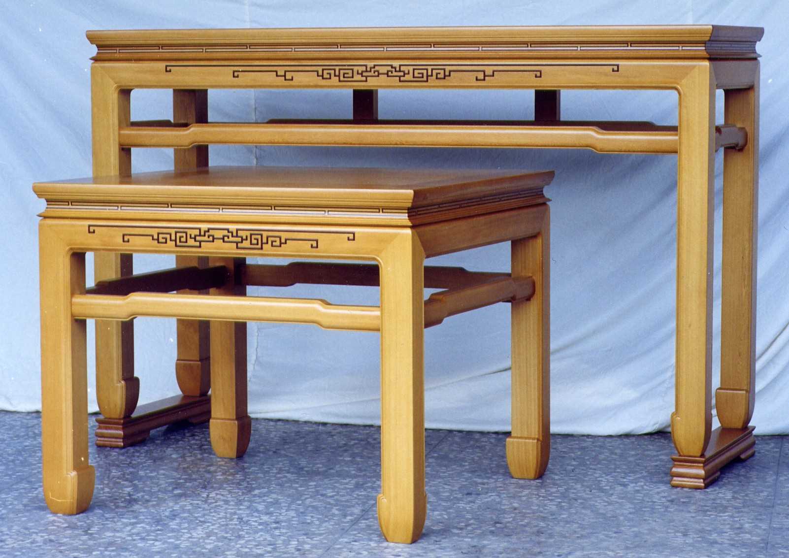 王肇楠《玉堂富貴—漢式供桌》 2001年 192x62x126公分 臺灣檜木