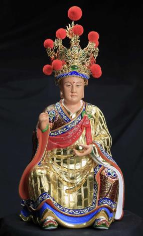 11_林新發《地藏王菩薩》 2010年 30×21公分 木雕、礦物漆、黃金箔