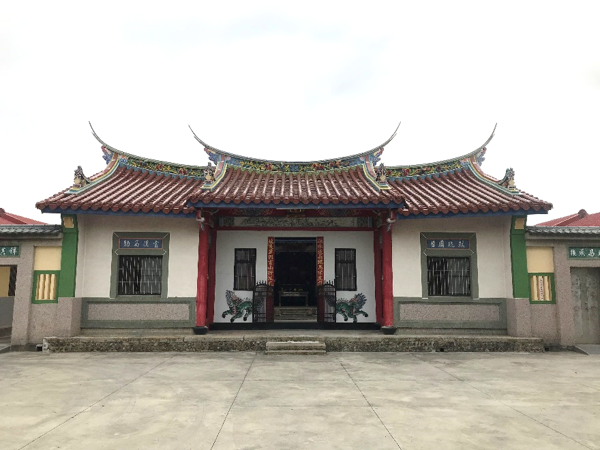 歷史建築「社頭深坵祠」三川殿入口處