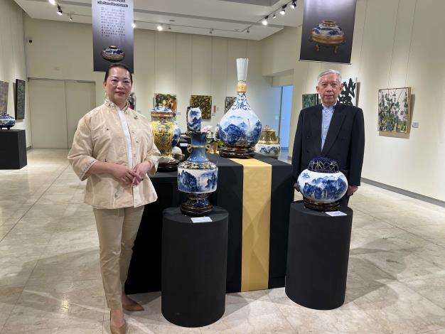 08卓麗秋、梁永斐合影.JPG_圖片替代文字