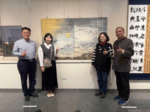 8.與會貴賓合影_0