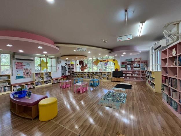 2樓嬰幼兒閱覽區