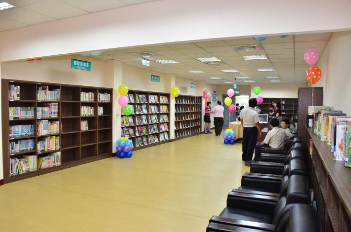 福興鄉立圖書館銀髮族區