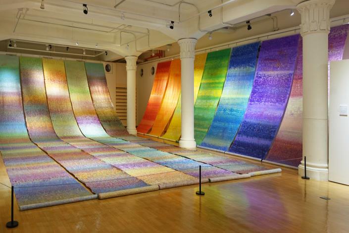 4. 積吶虹光，〈 彩虹之上〉，2019年，壓克力顏料，900 X 1900 cm